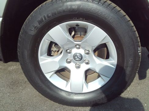 Used 2019 RAM 1500 Big Horn AWD/4WD image 13