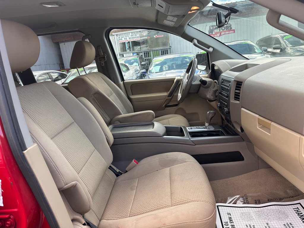 Used 2012 Nissan Titan SV w/ SV Value Truck Pkg RWD image 13