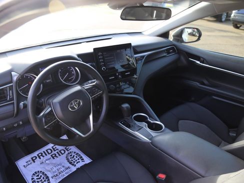 Used 2021 Toyota Camry LE image 6