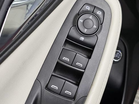 Used 2023 Buick Encore GX Essence w/ Sport Touring Package FWD image 32