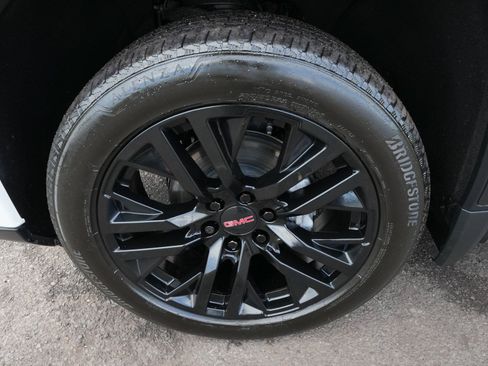 Used 2023 GMC Sierra 1500 Denali AWD/4WD image 9