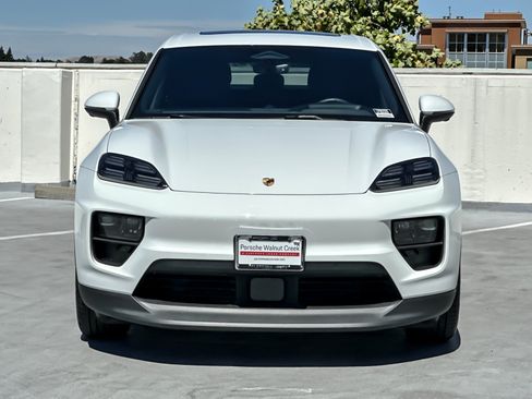 Used 2025 Porsche Macan 4S Electric AWD/4WD image 11