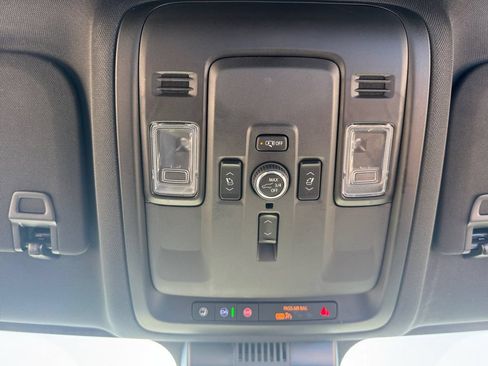 Used 2025 GMC Yukon XL Elevation AWD/4WD image 24