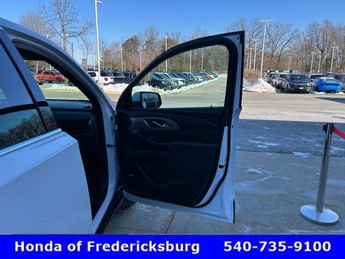 Used 2023 Chevrolet Traverse LT w/ LT Premium Package image 22