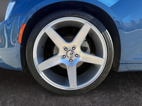 Used 2021 Chrysler 300 Touring w/ Driver Convenience Group RWD image 10