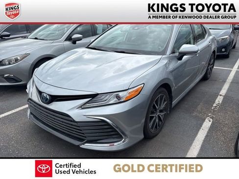 Used 2021 Toyota Camry XLE w/ Cold Weather Package image 4