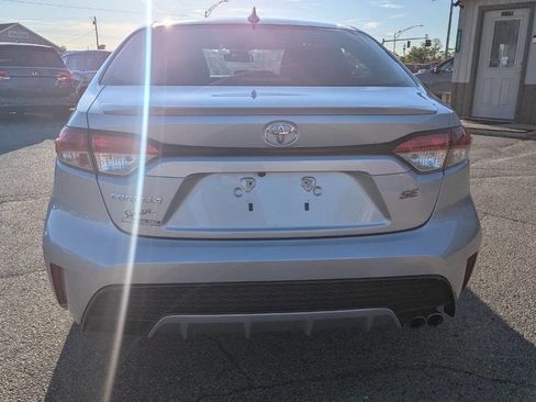 Used 2021 Toyota Corolla SE w/ SE Premium Package image 9