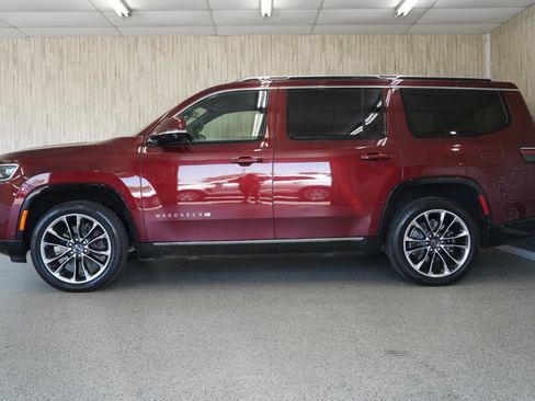 Used 2022 Jeep Wagoneer Series III w/ Premium Group I RWD image 4