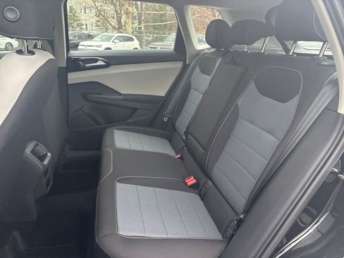 New 2026 Volkswagen Taos S image 9