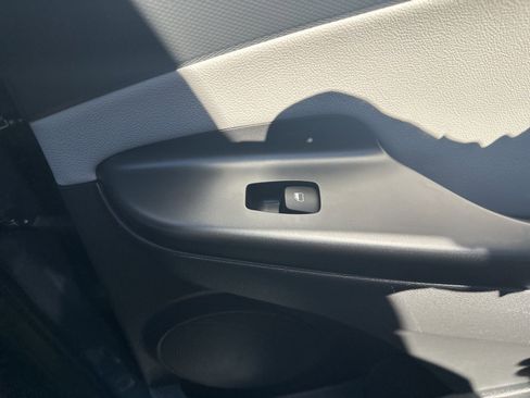 Used 2023 Hyundai Kona Limited image 41