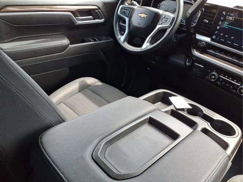 Used 2025 Chevrolet Silverado 1500 LT w/ Safety Package AWD/4WD image 9