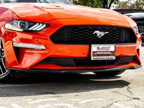 Used 2023 Ford Mustang Convertible image 3