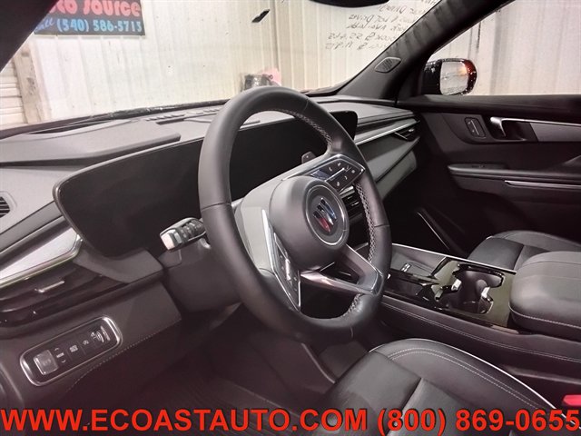 Used 2025 Buick Enclave Sport Touring w/ Power Package FWD image 11