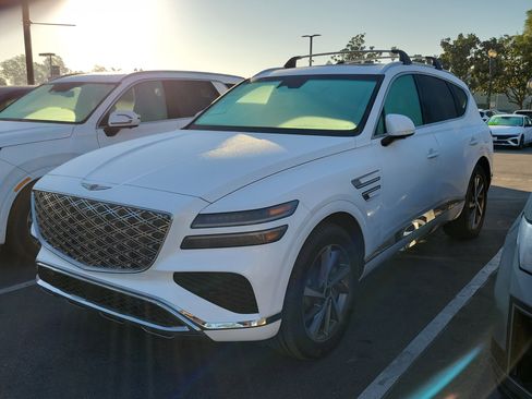 Used 2025 Genesis GV80 2.5T Select image 1