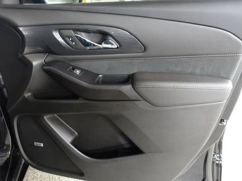Used 2023 Chevrolet Traverse High Country w/ LPO, Floor Liner Package AWD/4WD image 28