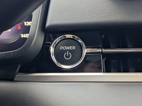 New 2025 Mitsubishi Outlander SE image 30