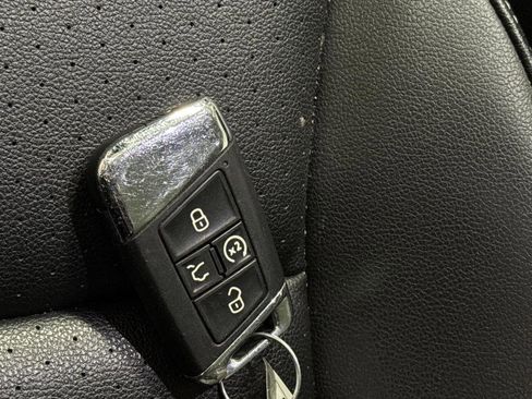 Used 2022 Volkswagen Atlas SE w/ Panoramic Sunroof Package image 26