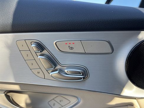 Used 2022 Mercedes-Benz GLC 300 image 23