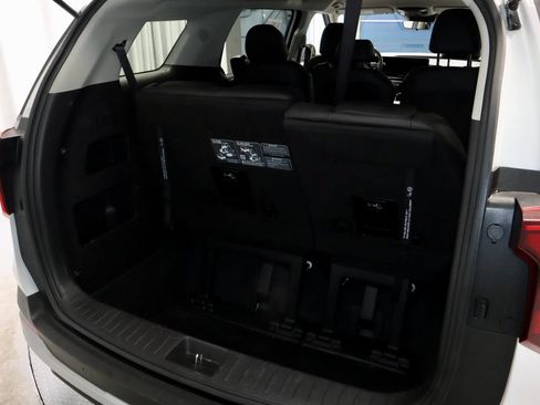 Used 2025 Kia Carnival FWD image 15
