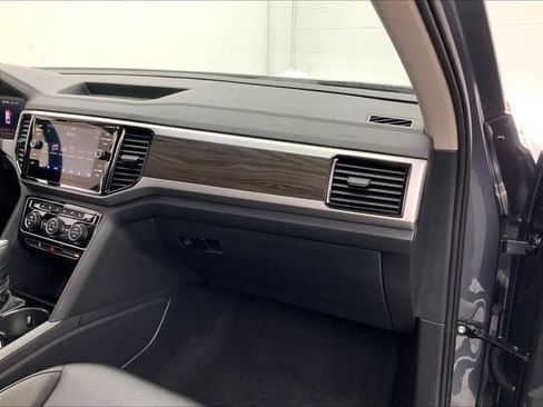 Used 2023 Volkswagen Atlas SE AWD/4WD image 21
