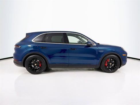 New 2025 Porsche Cayenne S image 8