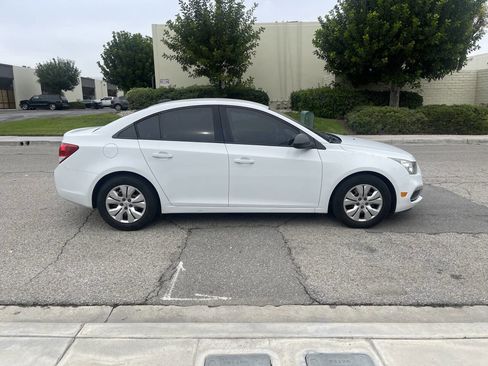 Used 2015 Chevrolet Cruze LS image 12