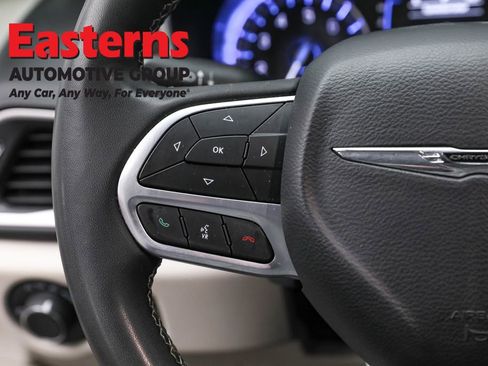 Used 2023 Chrysler Voyager LX image 15