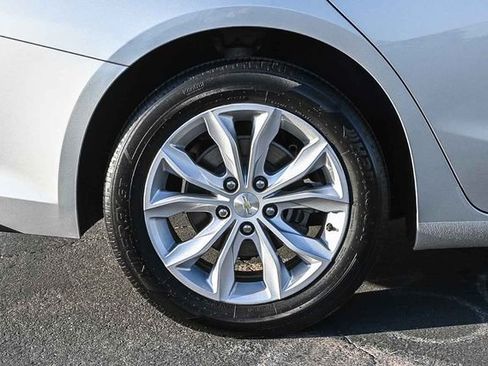 Used 2020 Chevrolet Malibu LT FWD image 12