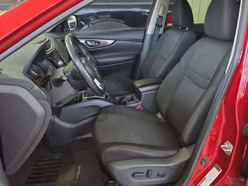 Used 2020 Nissan Rogue SV image 10