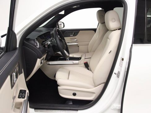 Certified 2025 Mercedes-Benz GLB 250 4MATIC image 17