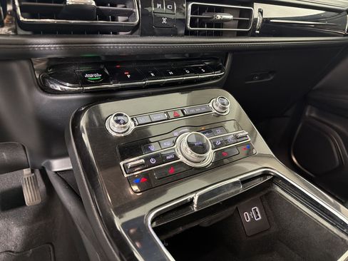 Used 2023 Lincoln Nautilus FWD w/ Premium Package image 18