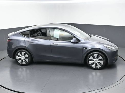 Used 2022 Tesla Model Y Long Range AWD/4WD image 44