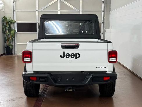 Used 2021 Jeep Gladiator Sport w/ Trailer Tow Package AWD/4WD image 4