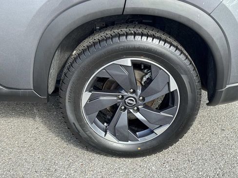 Used 2025 Nissan Rogue SV image 4