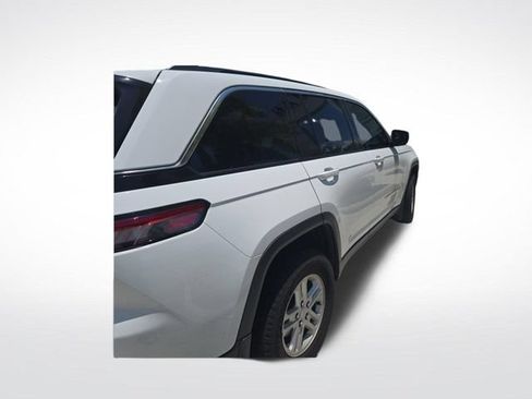 Used 2025 Jeep Grand Cherokee Laredo w/ MOPAR Finishing Package RWD image 4