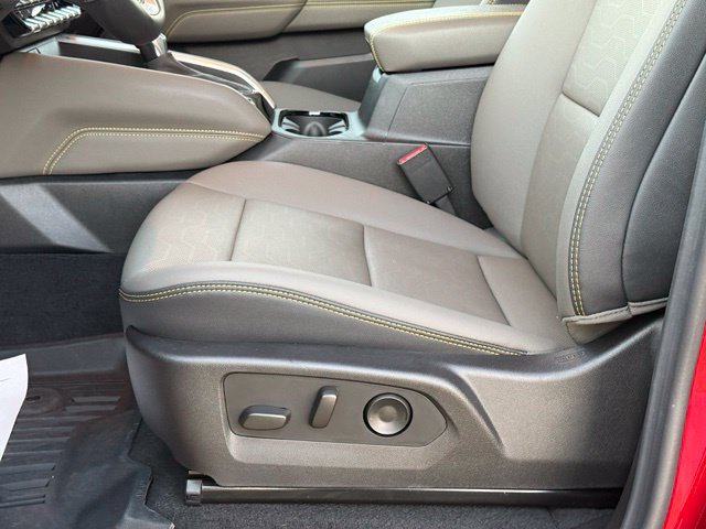 Used 2026 Chevrolet Colorado ZR2 w/ Technology Package AWD/4WD image 14