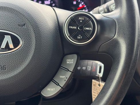 Used 2019 Kia Soul FWD image 24