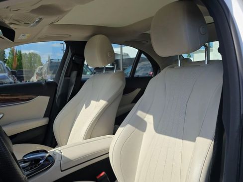 Used 2017 Mercedes-Benz E 300 4MATIC image 21