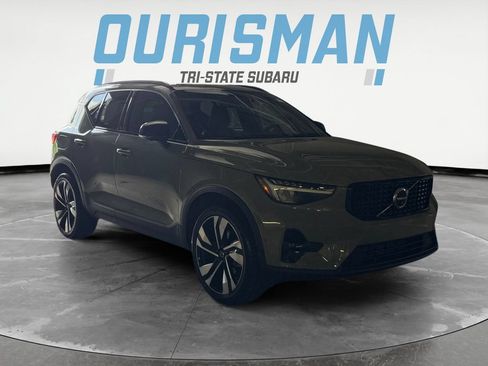 Used 2023 Volvo XC40 B5 Plus w/ Climate Package AWD/4WD image 1
