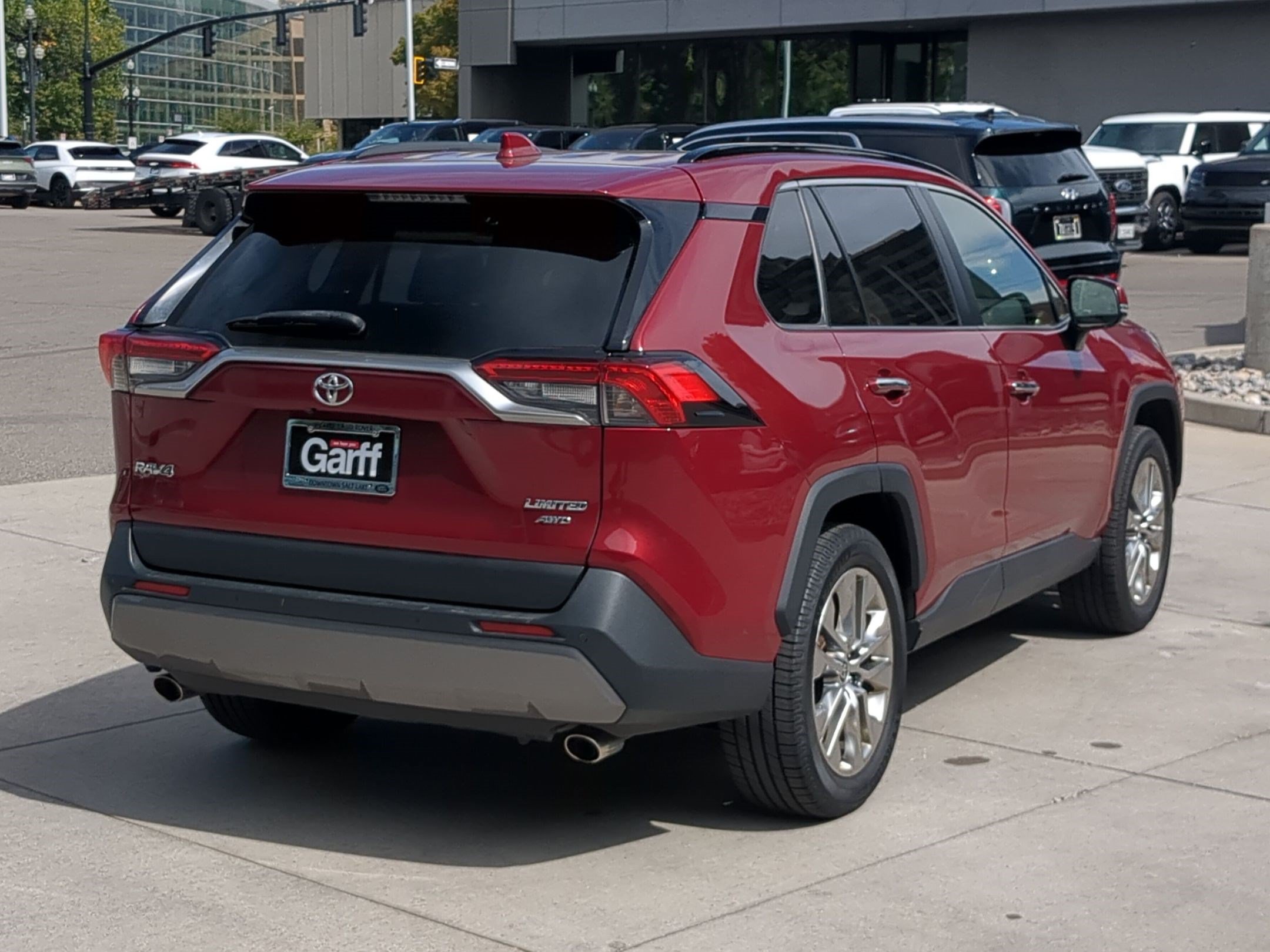 Used 2021 Toyota RAV4 Limited AWD/4WD image 5
