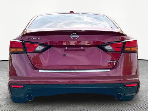 Used 2023 Nissan Altima 2.0 SR FWD image 7