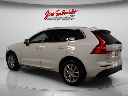 Used 2021 Volvo XC60 T5 Momentum AWD/4WD image 4