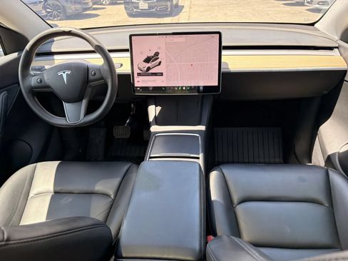 Used 2021 Tesla Model Y Long Range AWD/4WD image 5