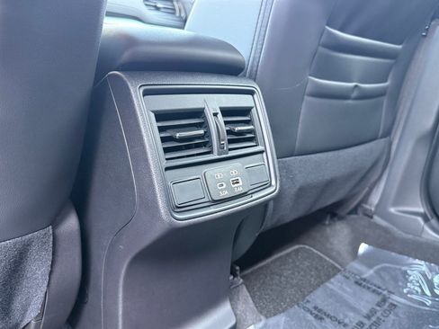 Used 2026 Subaru Forester Premium AWD/4WD image 32