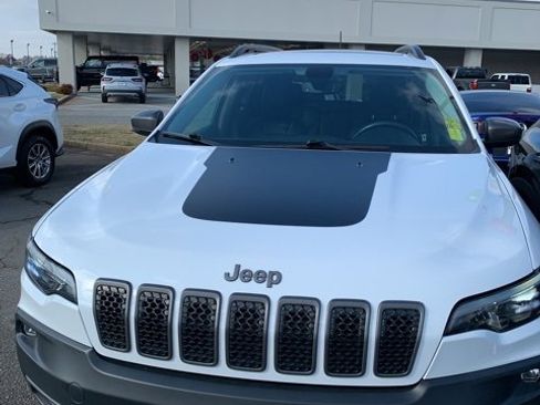 Used 2020 Jeep Cherokee Trailhawk w/ Comfort/Convenience Group image 2