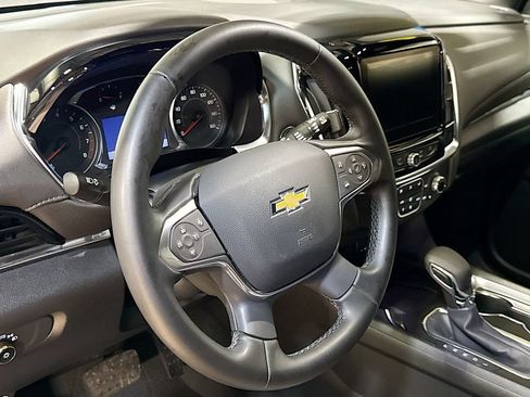 Used 2023 Chevrolet Traverse LT w/ Rear Camera Mirror Package AWD/4WD image 11