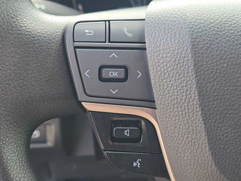 Used 2025 Toyota Camry LE FWD image 28
