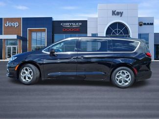 Used 2024 Chrysler Pacifica Limited FWD video 2
