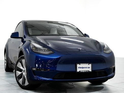 Used 2023 Tesla Model Y Long Range AWD/4WD image 3