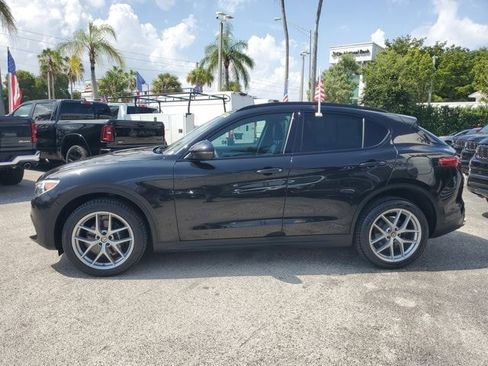 Used 2018 Alfa Romeo Stelvio Ti Sport image 4
